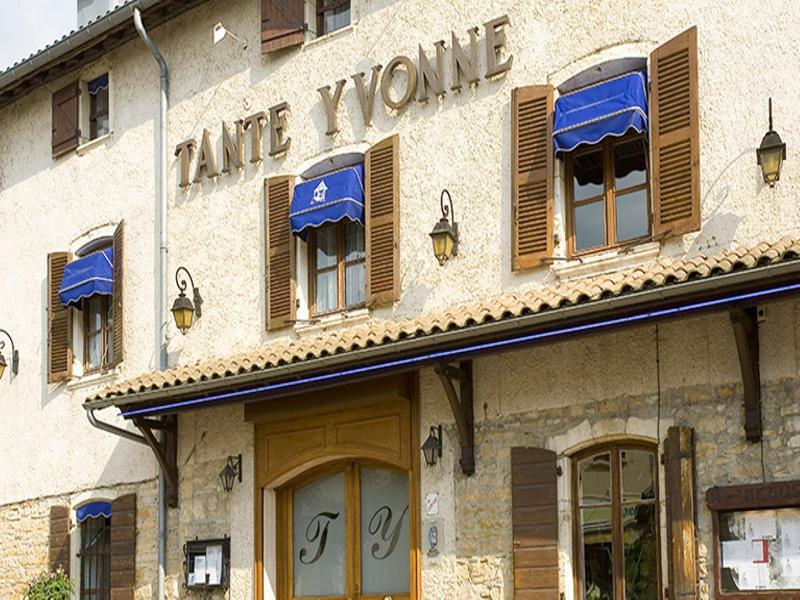 Logis Hôtel Tante Yvonne&son restaurant semi-gastronomique - Lyon Nord Quincieux Exterior foto